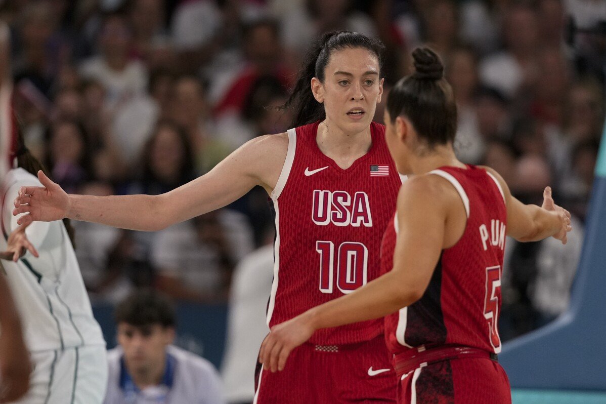 Breanna Stewart, outras mães da equipe feminina de basquete dos EUA aproveitam momentos raros em busca da história olímpica