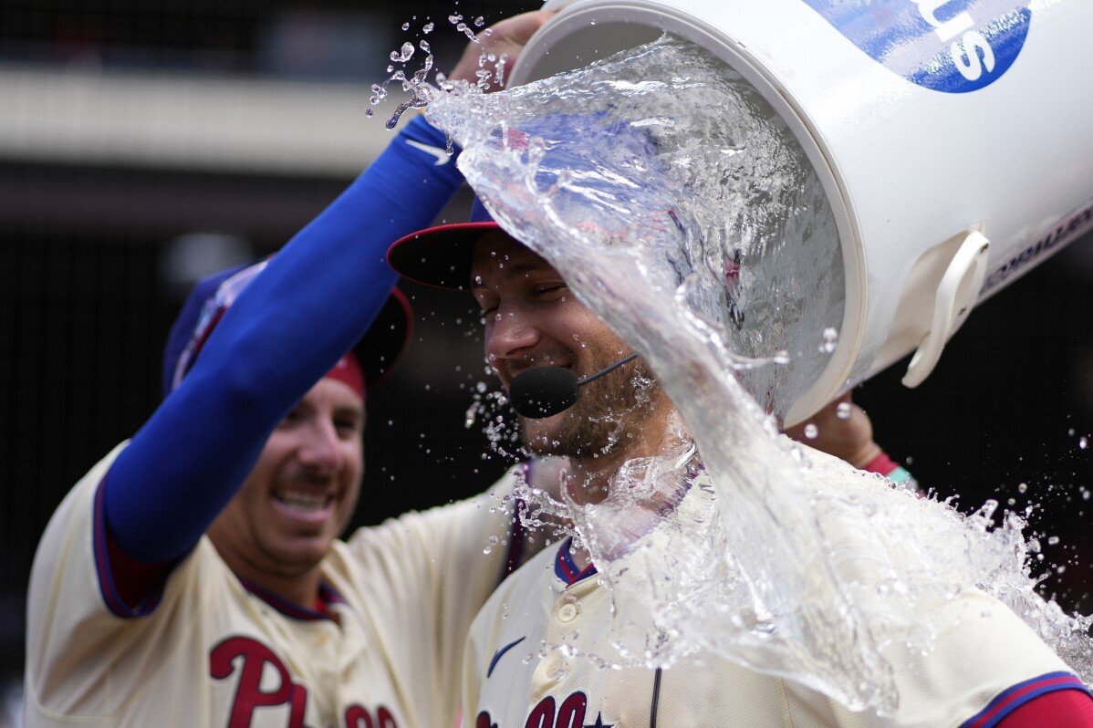 Turner, Phillies com desfalques, rally passam Marlins para vitória por 7-6